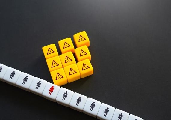 Many disciplinary remarks and warnings. Provoking a dismissal. Moral pressure to quit job. Incompetence, bad work. Notices for poor discipline. Coercion. Burden of responsibility, stress and burnout.