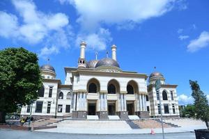 la gran mezquita de al aqsa en klaten, java central, indonesia foto