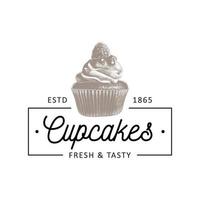 etiqueta simple de tienda de panadería de estilo vintage, placa, emblema, plantilla de logotipo. arte gráfico de alimentos con elemento de vector de diseño de cupcake grabado con tipografía. pastelería dibujada a mano sobre fondo blanco.