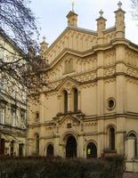 sinagoga del templo en la calle miodowa, kazimierz, el histórico barrio judío de cracovia, construido en estilo morisco. foto