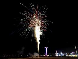 fuegos artificiales de la playa de coney island foto