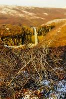 agua svartifoss a principios de invierno foto