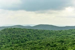 vista del valle de shenandoah y las montañas blue ridge desde el parque nacional de shenandoah, virginia foto