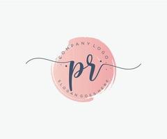 logo femenino pr inicial. utilizable para logotipos de naturaleza, salón, spa, cosmética y belleza. elemento de plantilla de diseño de logotipo de vector plano.