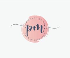 logo femenino inicial pm. utilizable para logotipos de naturaleza, salón, spa, cosmética y belleza. elemento de plantilla de diseño de logotipo de vector plano.