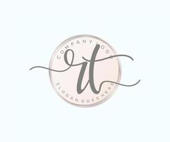 Initial RT feminine logo. Usable for Nature, Salon, Spa, Cosmetic and Beauty Logos. Flat Vector Logo Design Template Element.