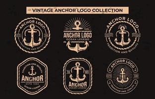 insignia de logotipo temático de ancla de barco antiguo vector