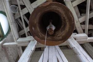 primer plano de la campana de la iglesia foto