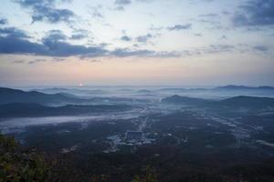 paisaje de la montaña heukseong en cheonan, chungcheongnam-do, corea foto