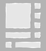 conjunto de notas blancas rotas. trozos de papel rasgado de varias formas aisladas sobre fondo gris. ilustración vectorial vector