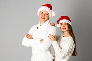 pareja celebra navidad en estudio foto