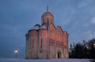 la catedral de san demetrio es una catedral en la antigua ciudad rusa de vladimir, rusia. UNESCO sitio de Patrimonio Mundial. foto