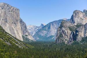 media cúpula del valle de yosemite foto