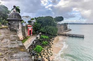 puerta de san juan en la ciudad vieja de san juan, puerto rico. último resto de las puertas originales de las murallas de la ciudad. foto