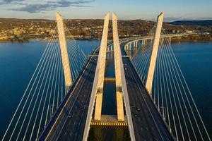 el nuevo puente tappan zee sobre el río hudson en nueva york. foto