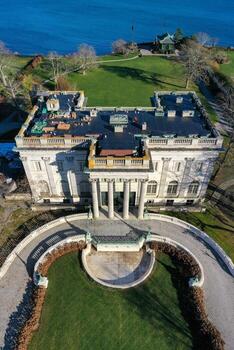 newport, rhode island - 29 de noviembre de 2020 - la casa de mármol es una mansión de la edad dorada con estilo beaux arts en el distrito histórico de la avenida bellevue en newport, rhode island ri, ee.uu. foto