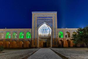 mohammed rakhim khan madrassah en khiva, uzbekistán. foto