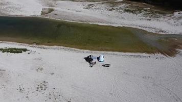 essiccazione su tagliamento fiumi durante siccità video