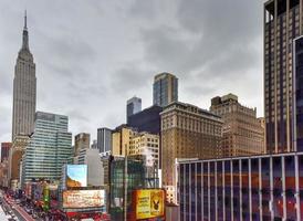 ciudad de nueva york - 22 de octubre de 2016 - rascacielos del centro de manhattan alrededor de la estación de pennsylvania y madison square garden en la ciudad de nueva york. foto