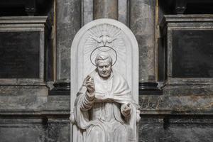 venecia, italia - 20 de marzo de 2018 - chiesa di san salvatore aka san salvador interior foto