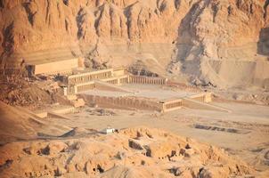 templo mortuorio de la reina hatshepsut foto