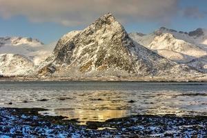 naturaleza de vestvagoy en las islas lofoten, noruega foto