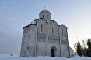 la catedral de san demetrio es una catedral en la antigua ciudad rusa de vladimir, rusia. UNESCO sitio de Patrimonio Mundial. foto