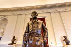 richmond, virginia - 19 de febrero de 2017 - monumento confederado en la antigua cámara de la casa en el capitolio del estado de virginia en richmond, virginia. foto