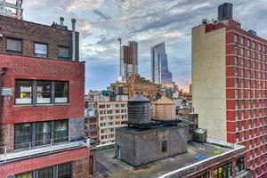 vistas de la azotea a lo largo de midtown west en manhattan, nueva york. foto