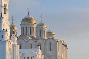 catedral de la asunción en vladimir, rusia en el invierno. foto