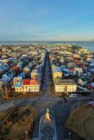 paisaje urbano de reykjavik en islandia foto