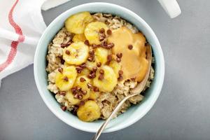 Oatmeal with caramelized bananas photo