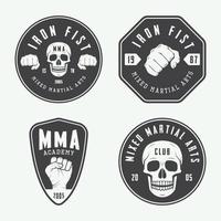 conjunto de logotipos, insignias y emblemas antiguos de artes marciales mixtas. ilustración vectorial vector