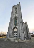 catedral landakotskirkja, islandia foto