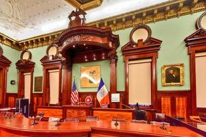 ciudad de nueva york - 29 de marzo de 2017 - el consejo de la ciudad de nueva york en el ayuntamiento de nueva york, la sede del gobierno de nueva york, ubicado en el centro del parque del ayuntamiento en el área del centro cívico del bajo manhattan. foto