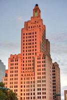 111 westminster street en providence, rhode island al atardecer, 2022 foto