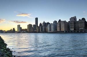 View of Manhattan from Roosevelt Island photo