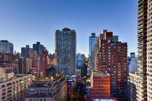 Vista aérea de edificios de apartamentos en el lado este de Manhattan, Nueva York. foto