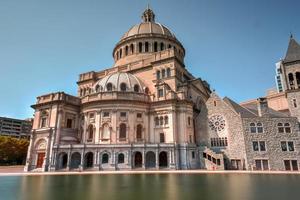 la primera iglesia de cristo, científico y estanque reflectante, en boston, massachusetts. foto