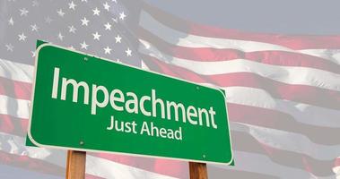 sinal de estrada verde de impeachment 4k sobre a bandeira americana fantasma