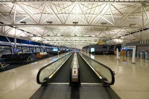 ciudad de nueva york - 30 de agosto de 2020 - un aeropuerto jfk vacío durante la pandemia del coronavirus. foto