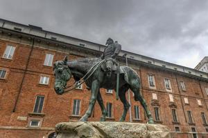 Monument to Missori at Piazza Missori in Milan, 2022 photo