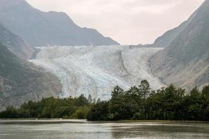 glaciar davidson cerca del punto del glaciar en el sureste de alaska foto