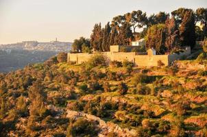 colinas en terrazas de jerusalén, israel al atardecer foto