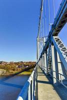 puente mid-hudson cruzando el río hudson en poughkeepsie, nueva york foto