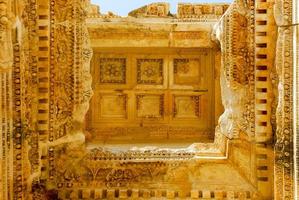 biblioteca de celsus en la antigua ciudad de efeso, turquía. efeso es un sitio del patrimonio mundial de la unesco. foto