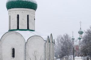 catedral del salvador en pereslavl-zalesskiy, región de yaroslavl, rusia foto