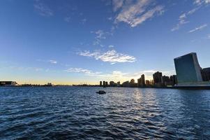 View of Manhattan from Roosevelt Island photo