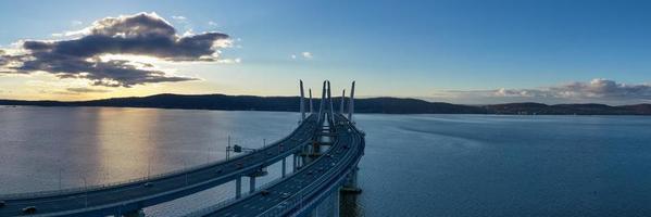 el nuevo puente tappan zee sobre el río hudson en nueva york. foto