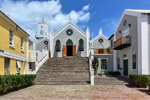 capilla de sus majestades, st. la iglesia de pedro, en st. george's, bermuda, es la iglesia anglicana más antigua en uso continuo fuera de las islas británicas. es un sitio del patrimonio mundial de la unesco. foto